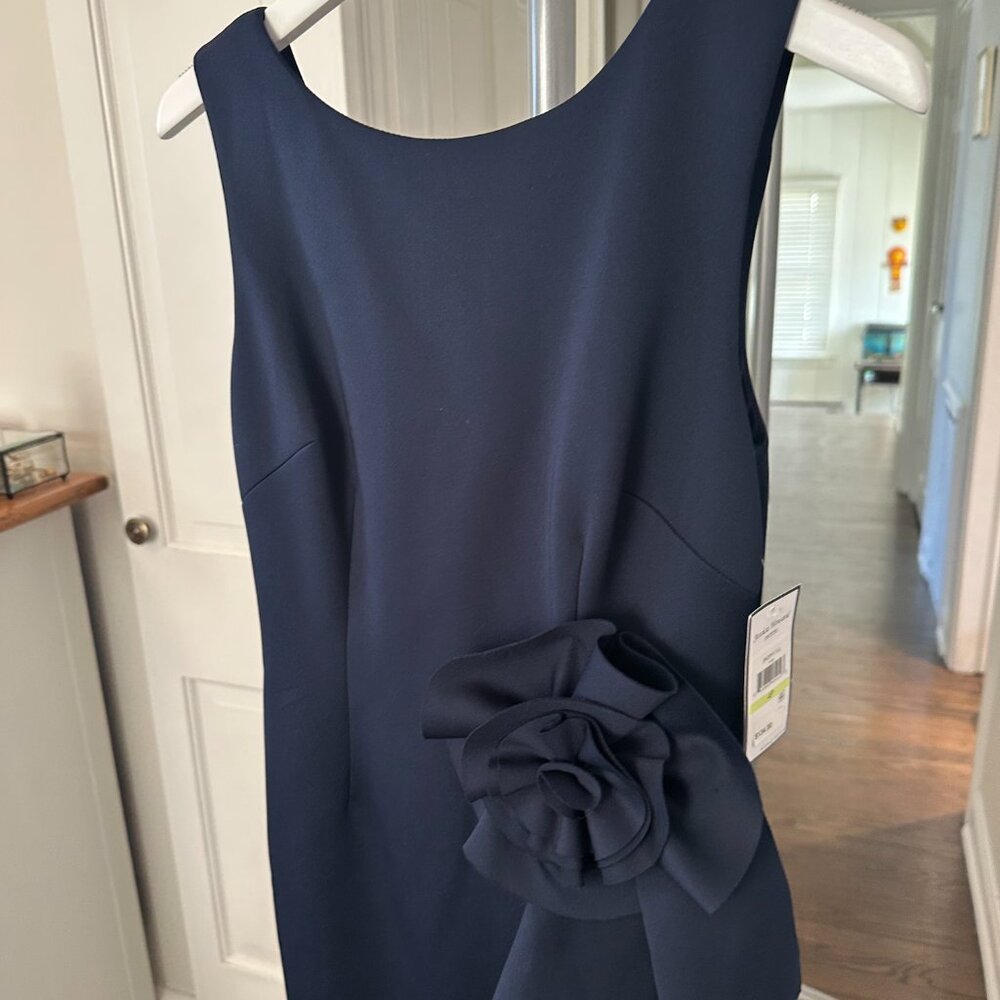 Full-length navy dress. 4P.